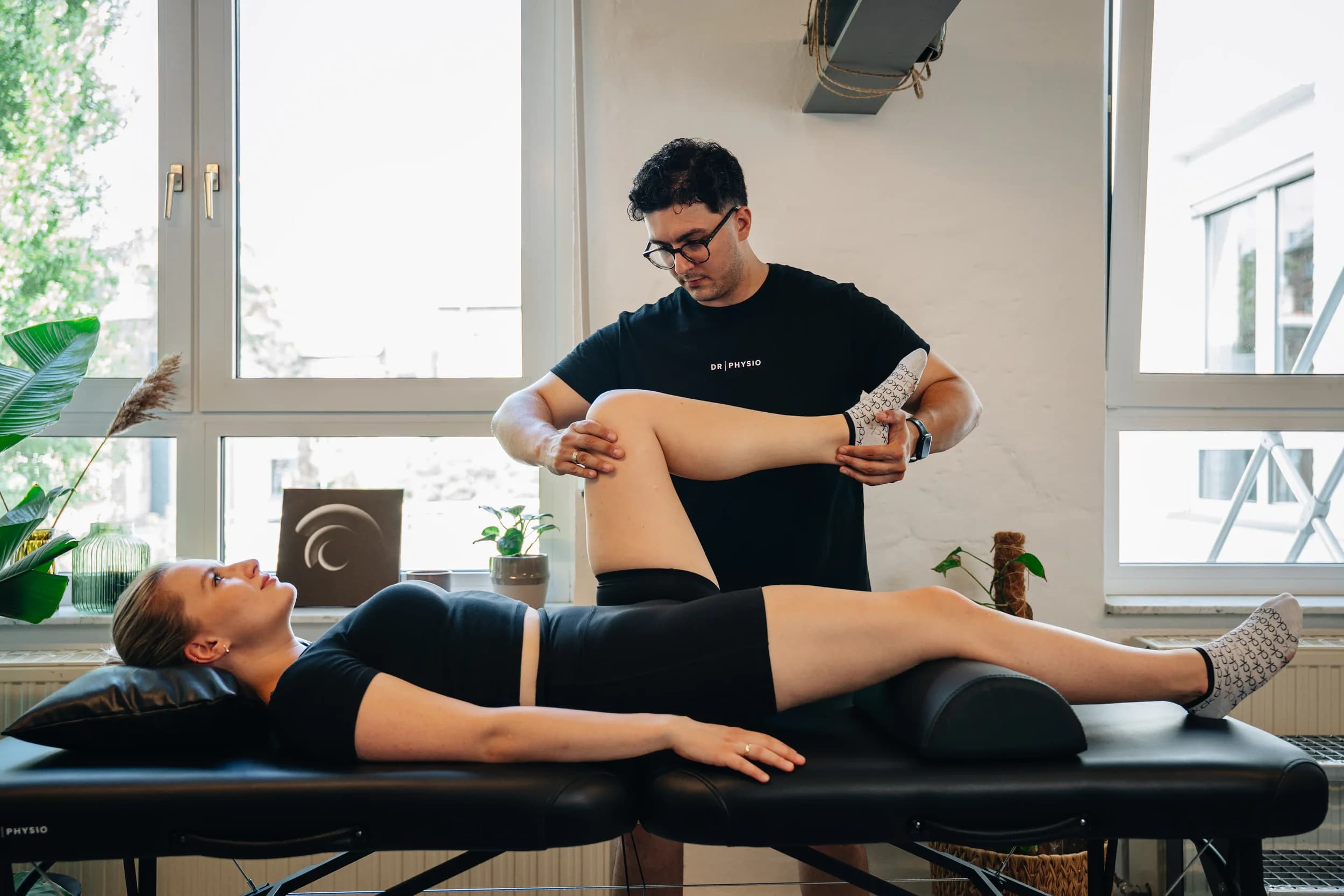 Übungsanleitung am Knie im häuslichen Setup